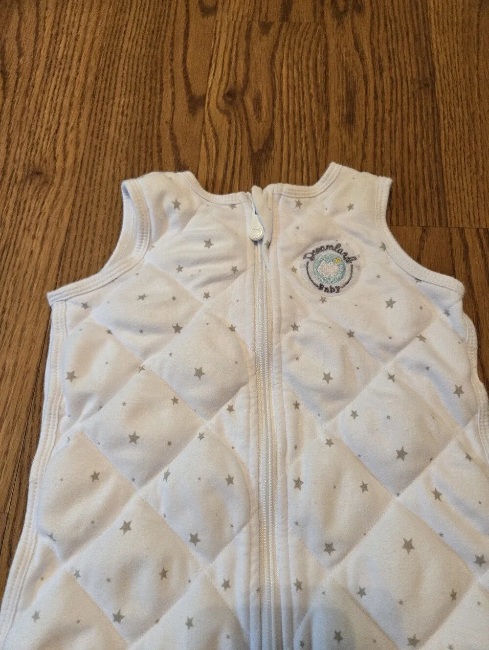 Dreamland Baby White Star Quilted Sleep Sack Pajamas Sleeveless Zip Front 6-12 M